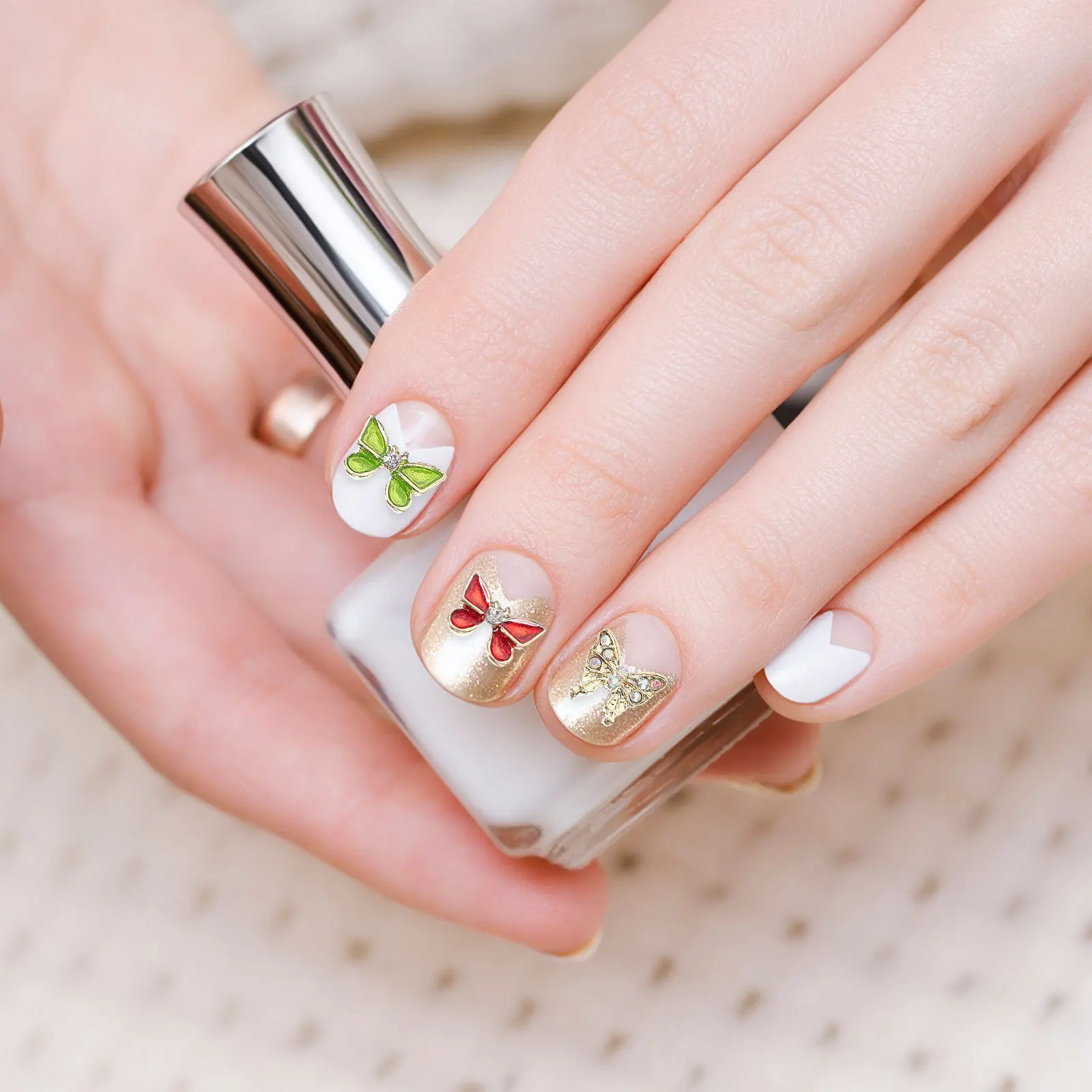 40 ciondoli per nail art a forma di farfalla, disegni attraenti, dimensioni ridotte, facili da usare, decorazioni per feste di Natale, ciondoli per unghie