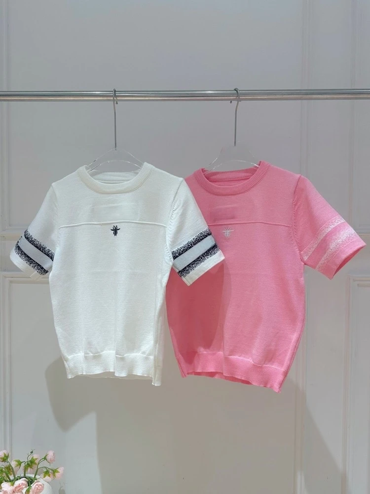 

Элегантный вязаный свитер с вышивкой пчелы, короткий рукав, круглый вырез, женская модная повседневная одежда из тонкой пряжи, китайский бренд