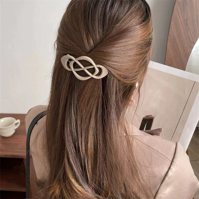 AWAYTR エレガントな中空楕円形フラットヘアピン女性用新しい大型フラットラウンド爪クリップフレンチヘアクリップトレンディなヘアアクセサリー