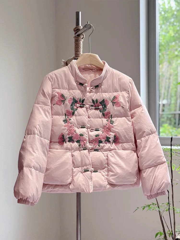 

Новое китайское легкое пуховое хлопковое джинсовое женское зимнее длинное пальто с тяжелой вышивкой и воротником-стойкой на пуговицах