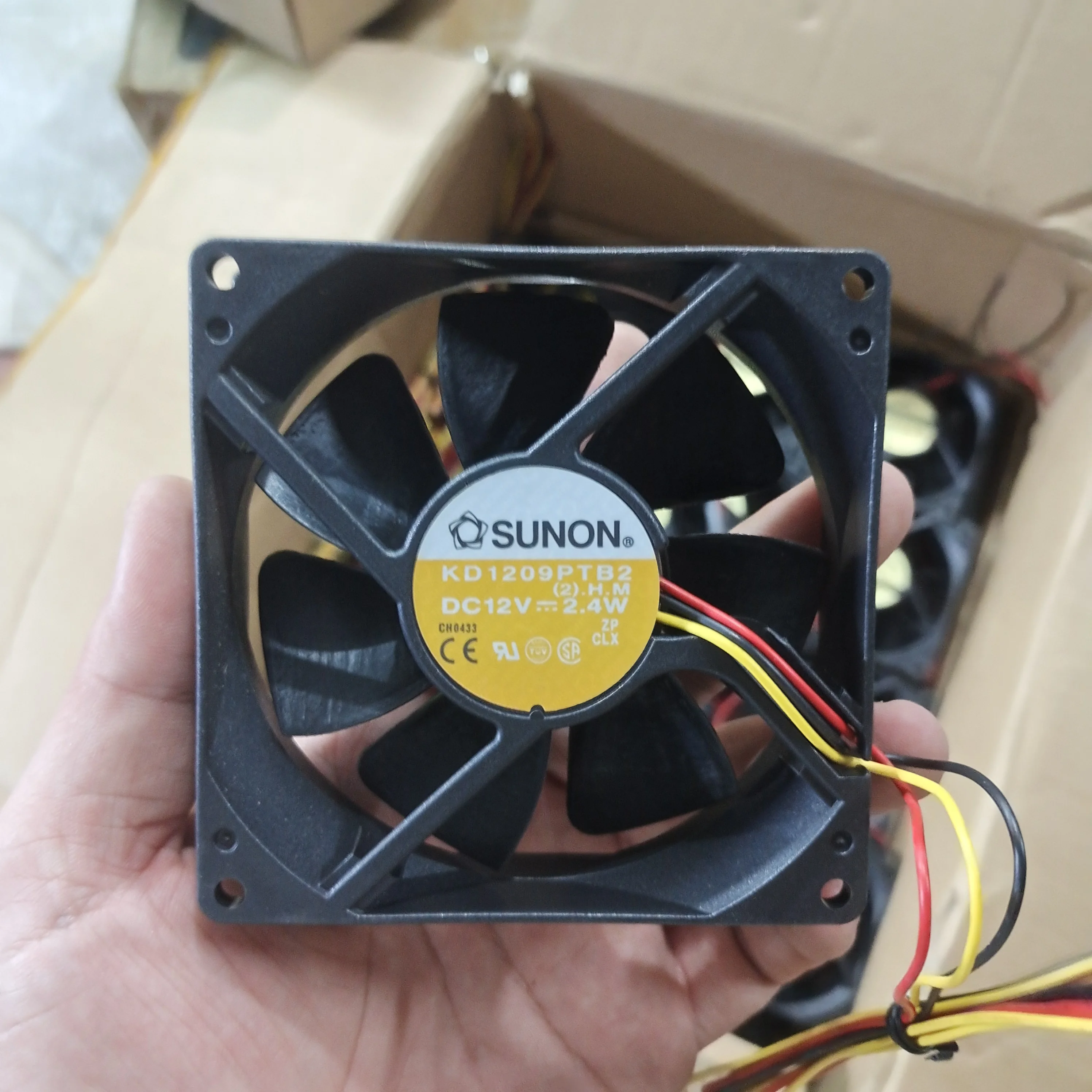 

Ltsf For SUNON KD1209PTB2 DC 12V 2.4W 90x90x25mm 3-Wire Server Cooling Fan 9cm