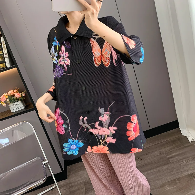 Miyake Fold 2025 Solid Color Design Top Women's Singles Buckle Simple and Versatile Large Size High End Cardigan Short Coat