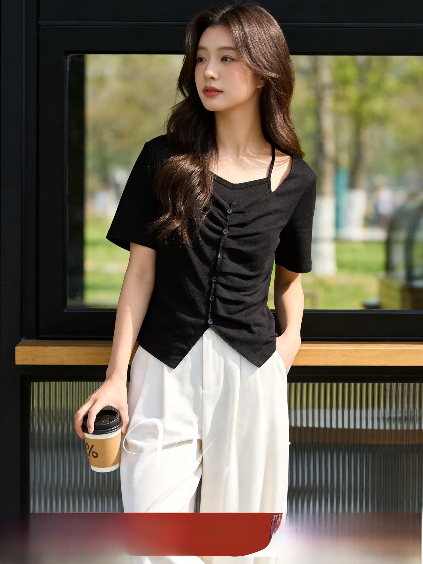 

Elegant Lace Pleated Short Sleeve Women's Top Pure Desire Sweet Style Fake Two-Piece Shirt Chic Design Summer Fashion Inner Wear