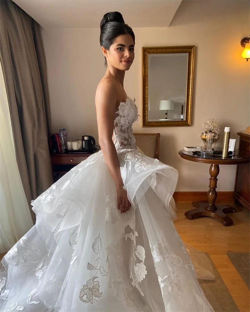 Vestidos de novia elegantes personalizados con cuello en forma de corazón de Tokio, vestidos de novia sin mangas con cremallera de flores, vestidos de novia de tul blancos de corte a