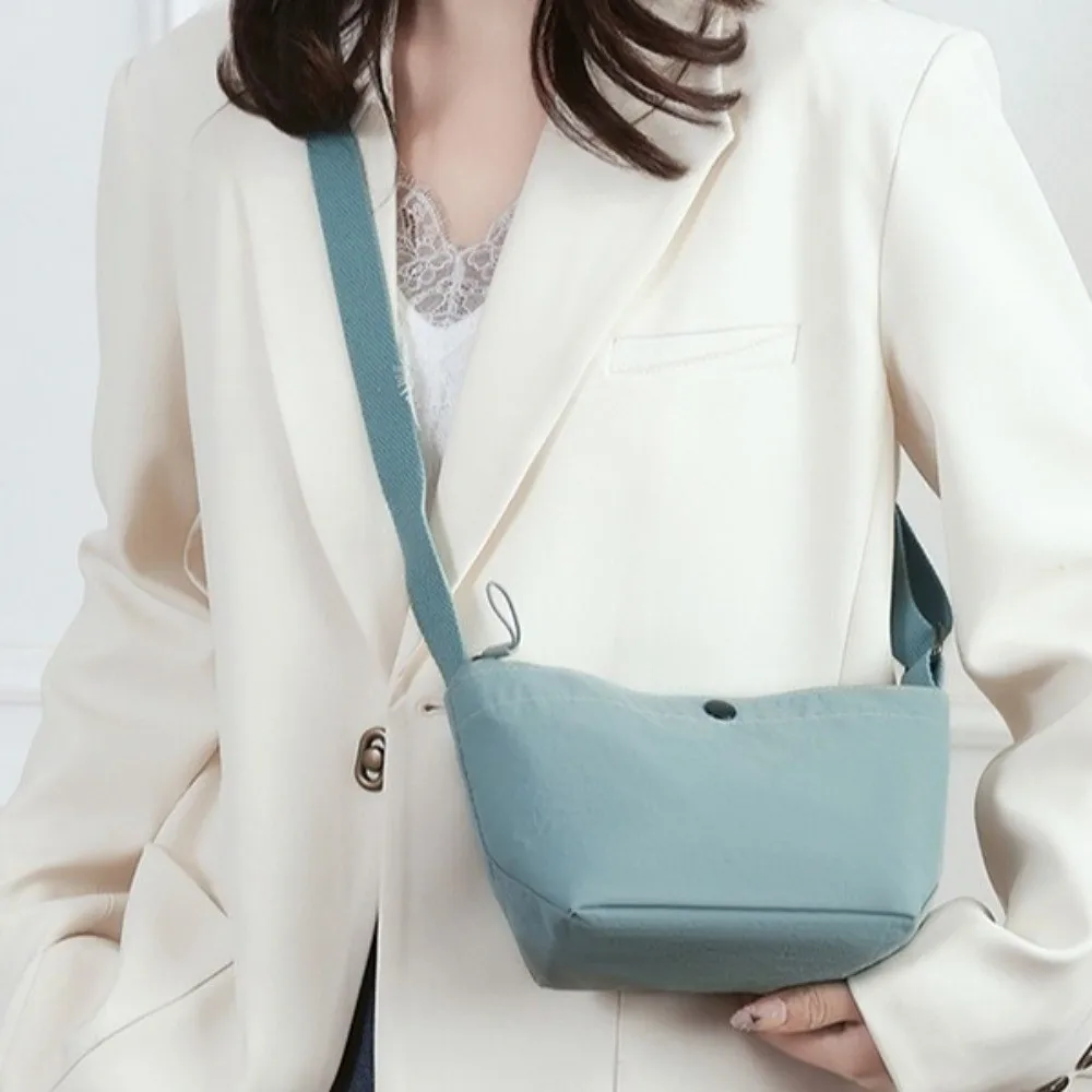 

Solid Color Nylon Messenger Bag Korean Style Dumpling Shape Canvas Crossbody Bag Large Capacity Light Weight Single Shoulder Bag