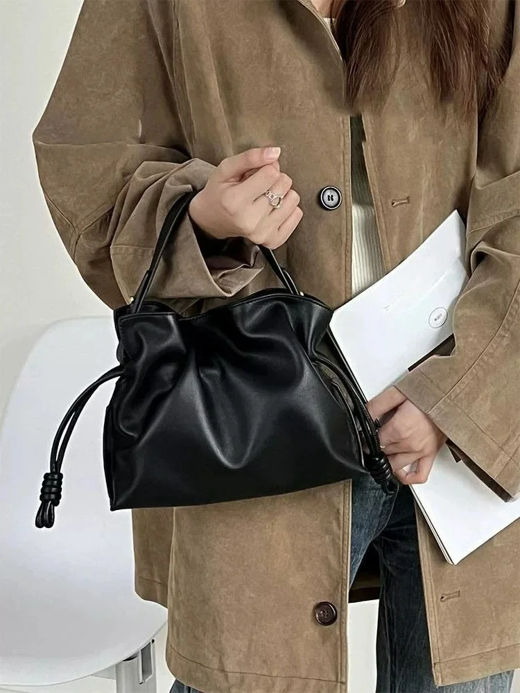 

Korean Cloud Pleated Bag Women New Niche Drawstring Handbag Commuting Shoulder Crossbody Bags