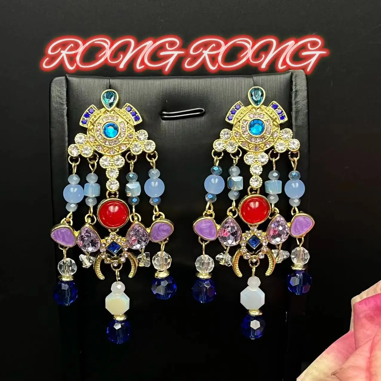 

Court Style Retro Earrings Heavy Industry Ethnic Style Diamond Beaded Tassel Earrings Light Luxury Medieval Earrings