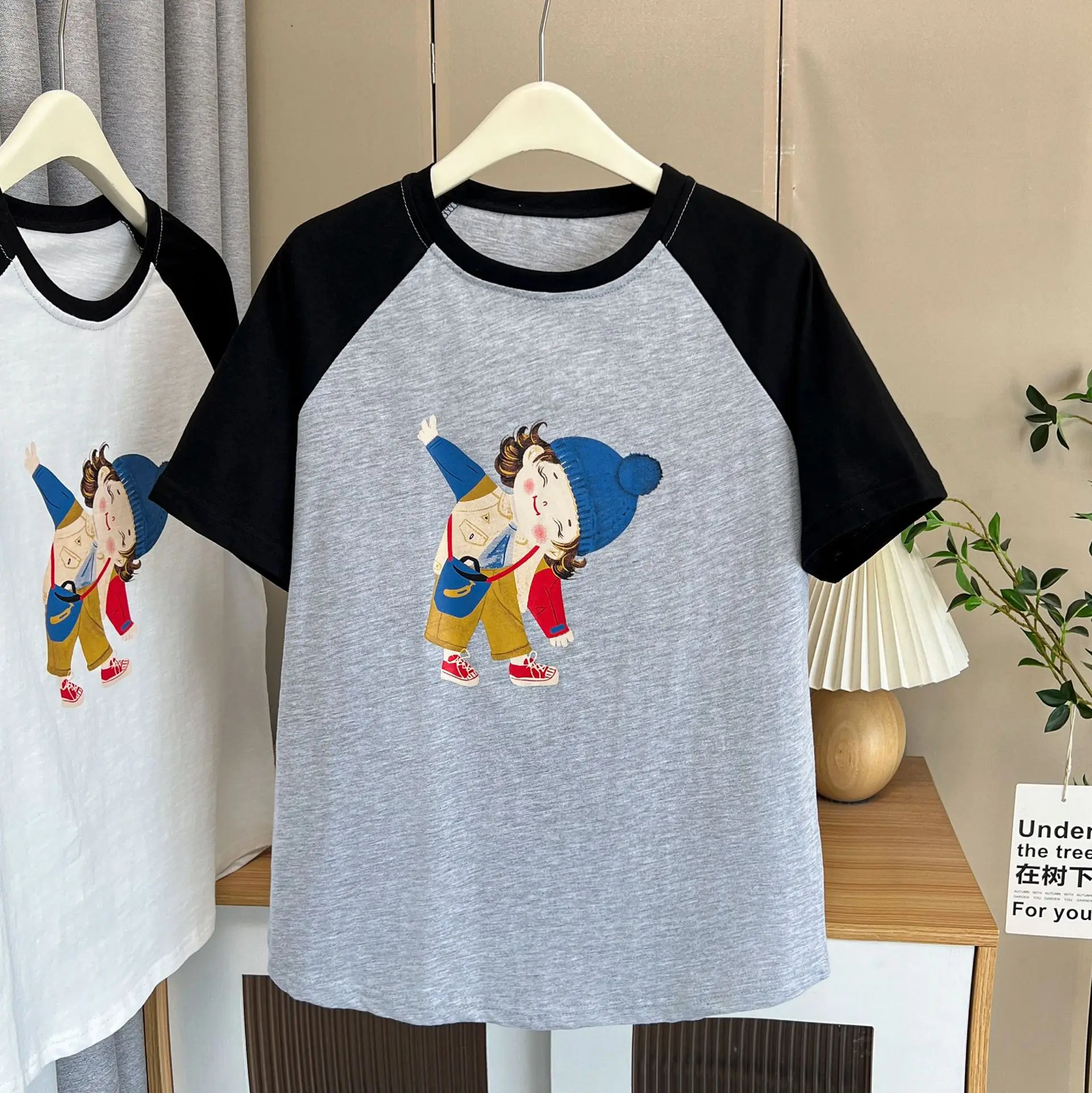 Plus Size Damen-Top 2025, Sommer, neues lässiges Raglanärmel-bedrucktes Cartoon-Bambus-Baumwoll-Kurzarm-T-Shirt 2508