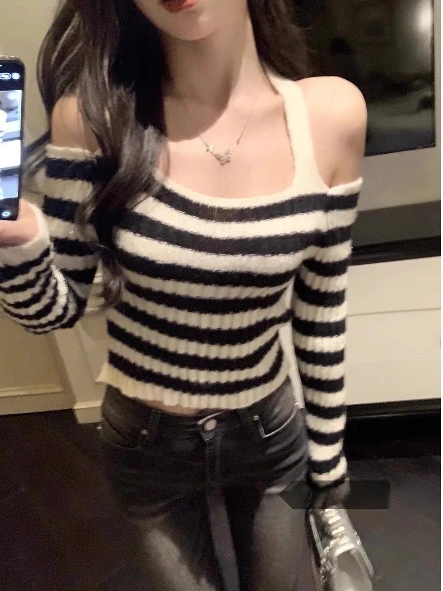 

Модный полосатый свитер с открытыми плечами, женский облегающий сексуальный вязаный топ для зимнего сезона, повседневная одежда, короткий рукав, длинный рукав