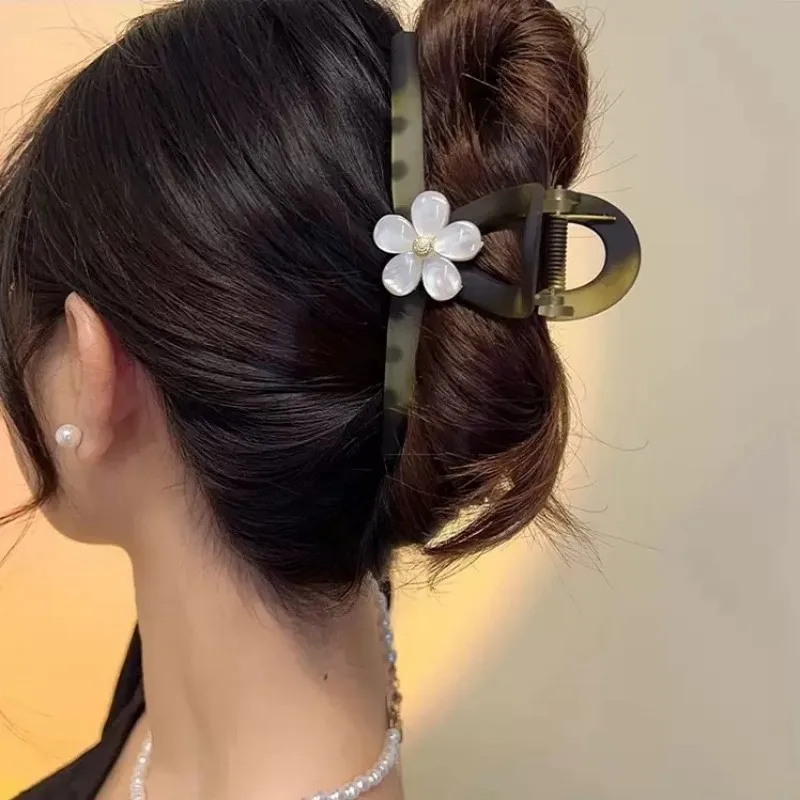 Hochwertige, mattierte Haarspange mit Blumenrücken des Kopfes für Frauen – Detail 4