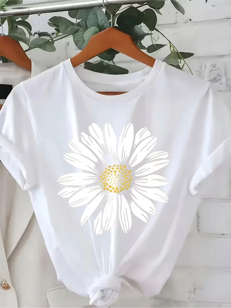 Daisy Flower Print T-shirt Casual Large White Daisy Graphic Short Sleeve Round Neck Tops Women Spring Summer Essential Tee