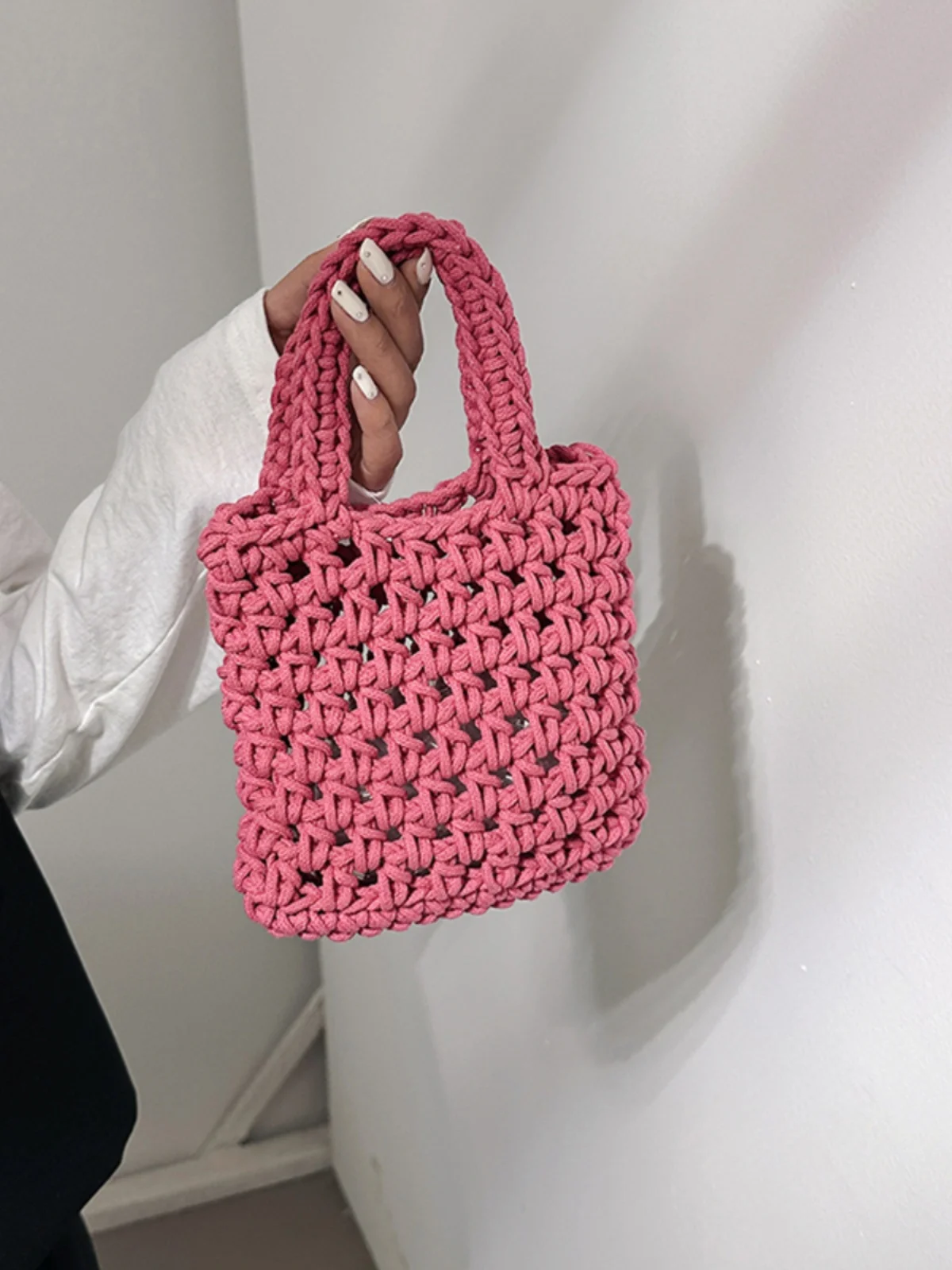

Handwoven Cotton Rope oulder Bag Hollow Knitted Casual Faionable Women's Knitted Handbag Summer 2026 Soft Korean Sle