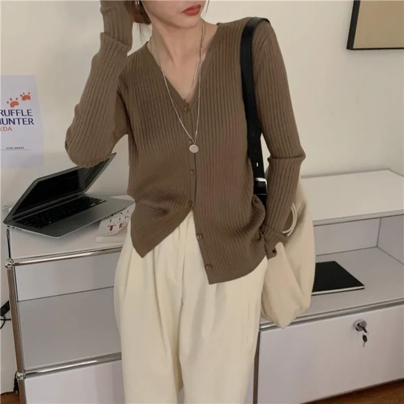 Korean Spring New Fashion Simple Elegant Thin Long Sleeve Knitted Cardigan Women Solid Patchwork Button Casual Gentle V-neck Top