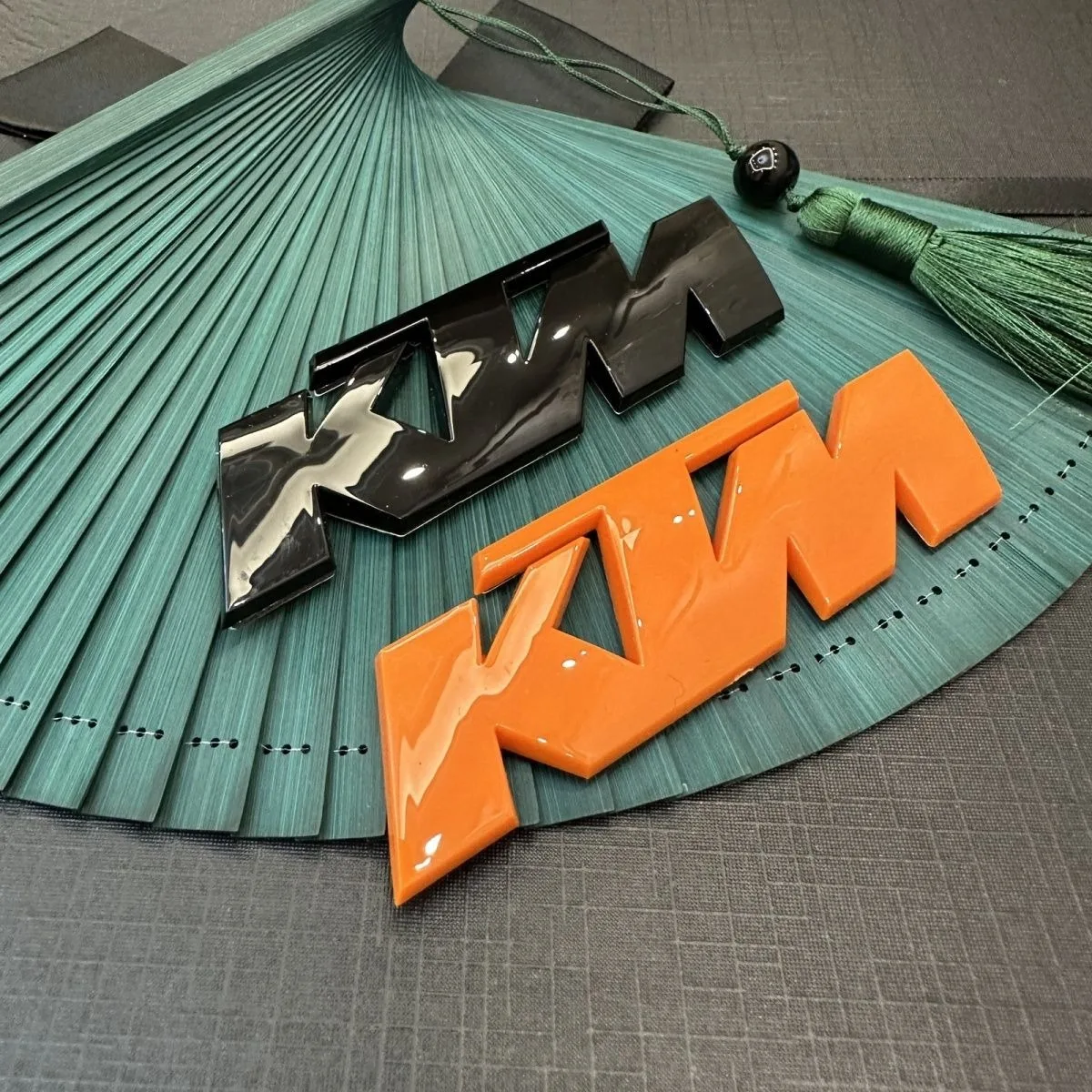 Pegatina de moda para motocicleta, emblema con logotipo de letras 3D de plástico para KTM Duke ADV SW RC 125 200 390 690 790 990 Super Adventure