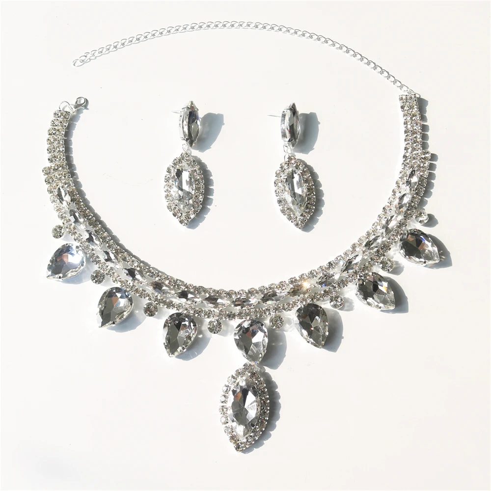 Fashion Exquisite Sparkling Large Crystal Necklace Earrings Jewelry Set Banquet Party Rhinestone Jewelry Set Wearing Accessories