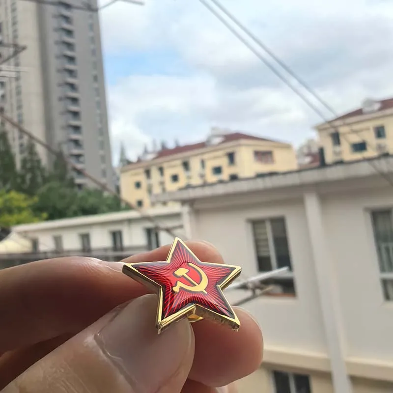 50pcs Union Sickle Ussr Soviet Hammer Star Lapel Pins Souvenir CCCP Badge Russia Communism Socialist Liberal Enamel Brooch Badge