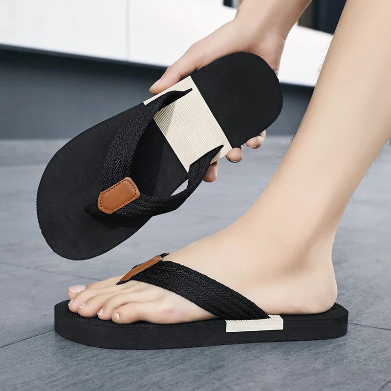 Youth Trendy Sandals Thick Bottom Anti-Slip Personalized Foot-Thong Slippers Outdoor Wearable Beach Shoes for Men Summer Season