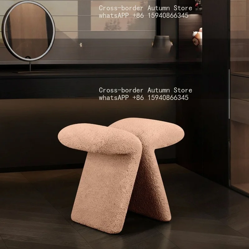 Nordic modern simple style makeup stool small apartment master bedroom dresser low stool designer new light luxury dressing