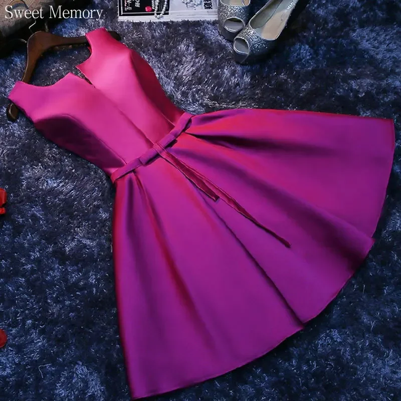 M356 Customized Purple Green Short Bridesmaid Dresses Prom Gown Woman Girl Knee-Length Sleeveless Graduation Wedding Party Dress