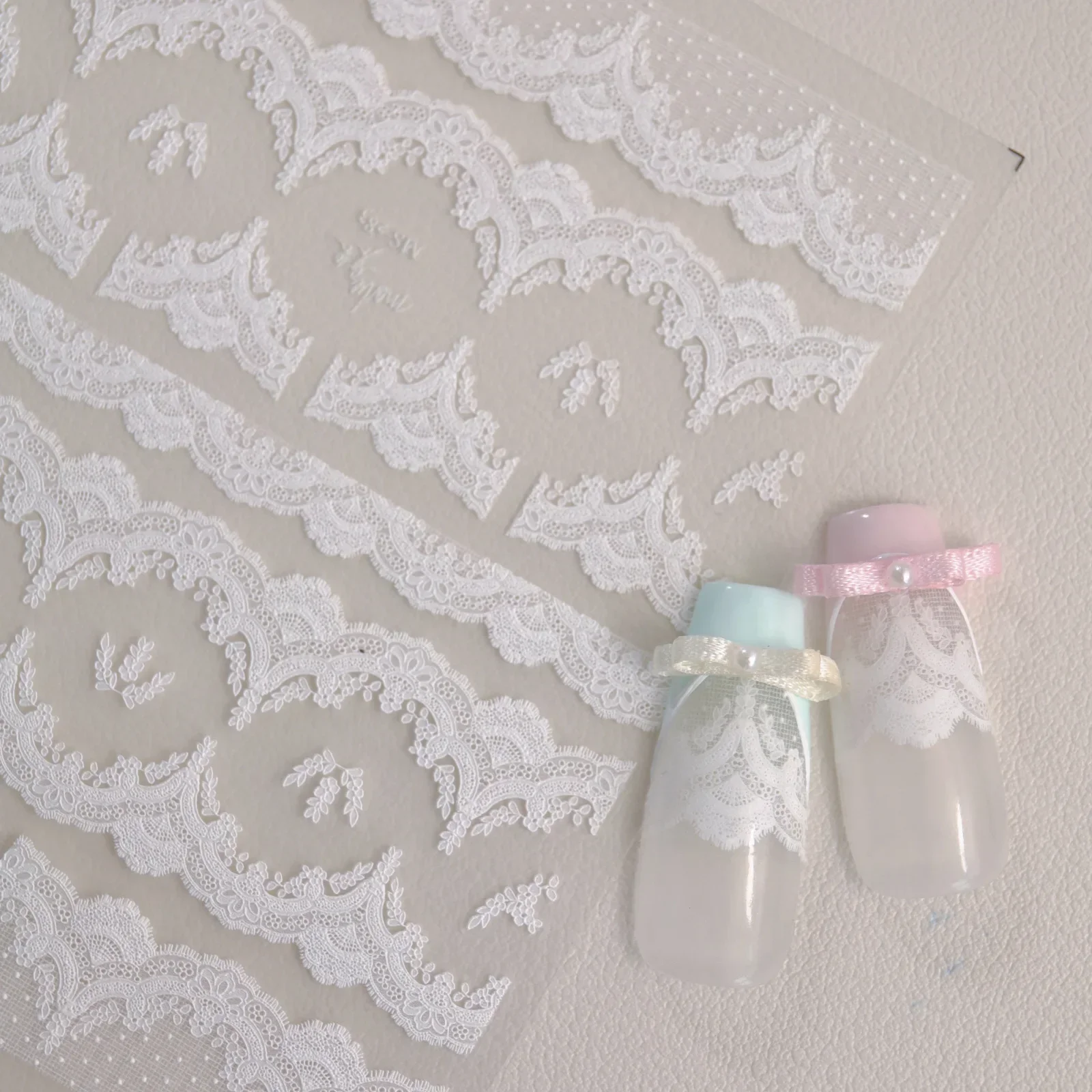 ディープ V 字型ゴールドスタンピングフレンチラインストライプグラデーションライン 5D ネイルアートステッカーソフトラインストーン粘着マニキュアデカール DIY