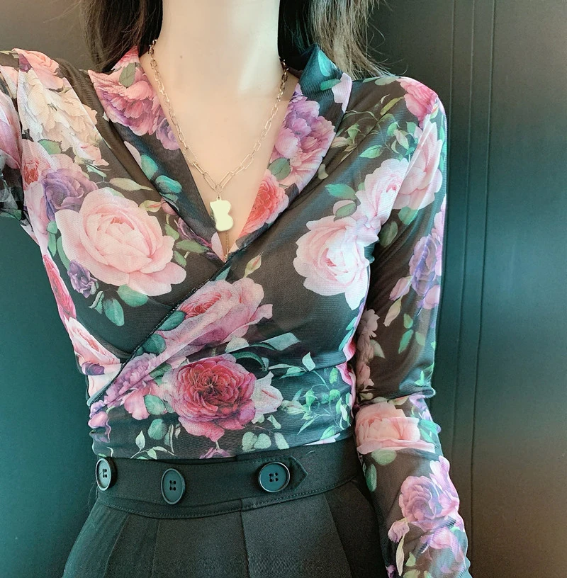 Brand Women's Long Sleeve V-Neck Printed Mesh T-Shirt Cross Strap Hong Kong Style Slim Fit Short Coat  Pattern