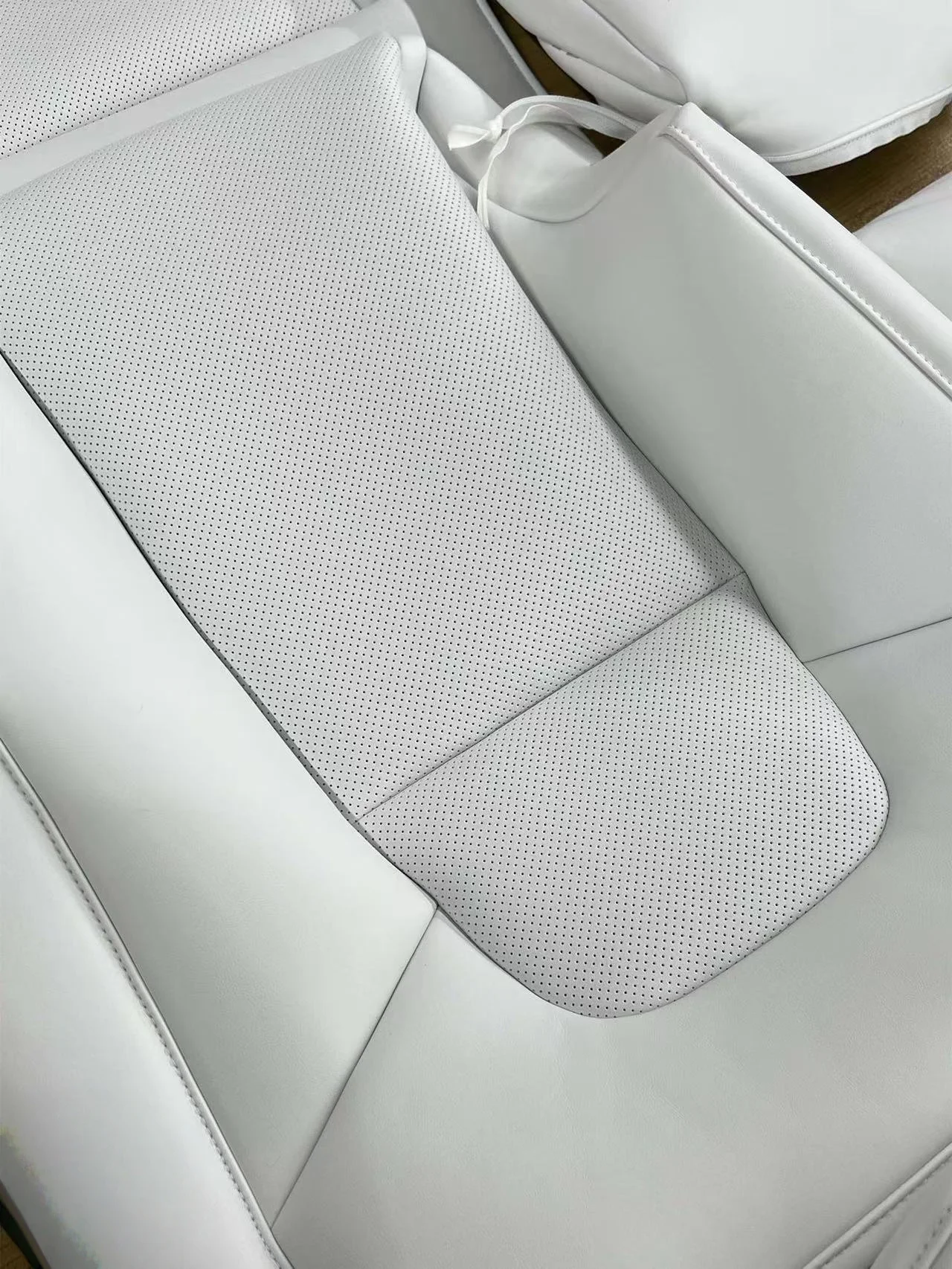 For Volvo C70 Seat Covers Car Seat Covers Waterproof Luxury Leather 90% Models Universal Seat Cushions for Five Seater Cars