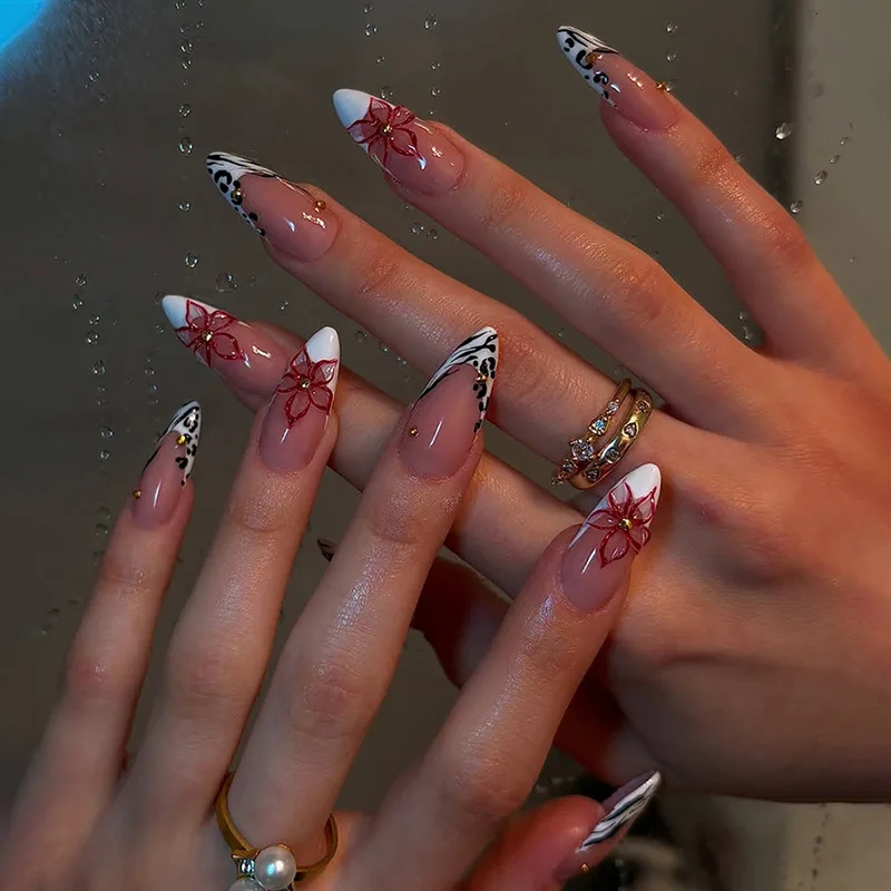 24枚入り レッドレオパード柄 フレンチプレスオン ネイルチップ ボウ シャイニーパウダー フルカバーネイルチップ ミディアムアーモンド型 再利用可能 付け爪