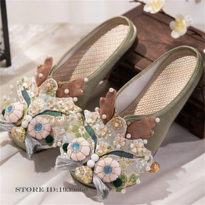 Traditional Chinese Handmade Tiger Head Shoes Women's Flat Shoes Slippers Vintage Ethnic Style Embroidery Outdoor Wear Sandals