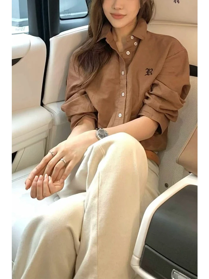 

Caramel Colored Women's Ne irt with Embroidered Letters Spring Autumn Faion Korean Sle Loose Fit Long Sve