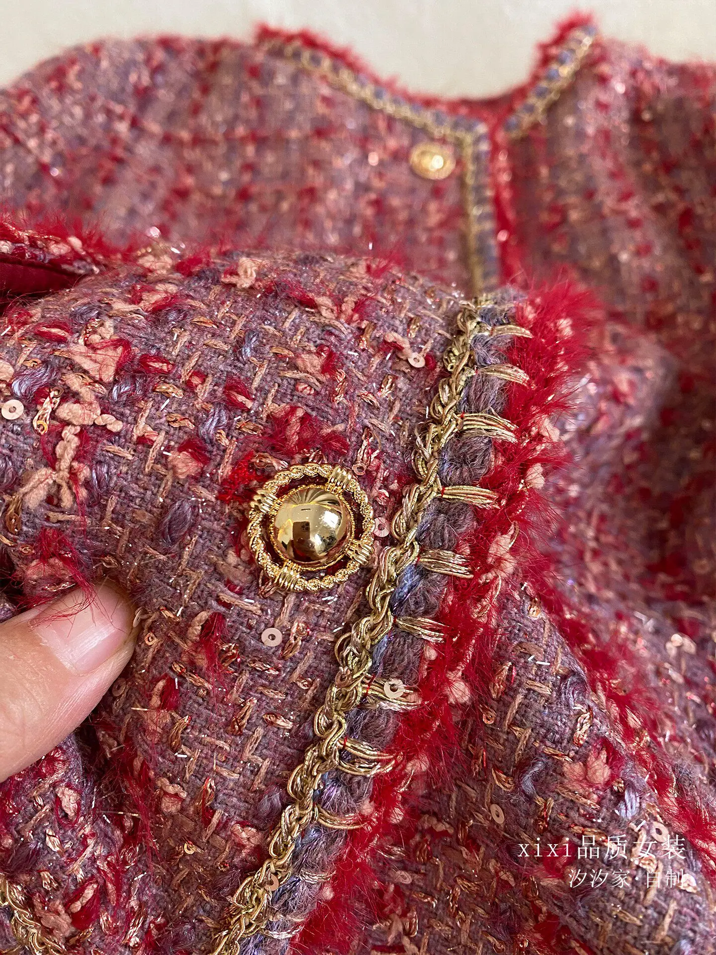 New Coarse woolen red coat, high-end gold sequin tassel and western-style woven top