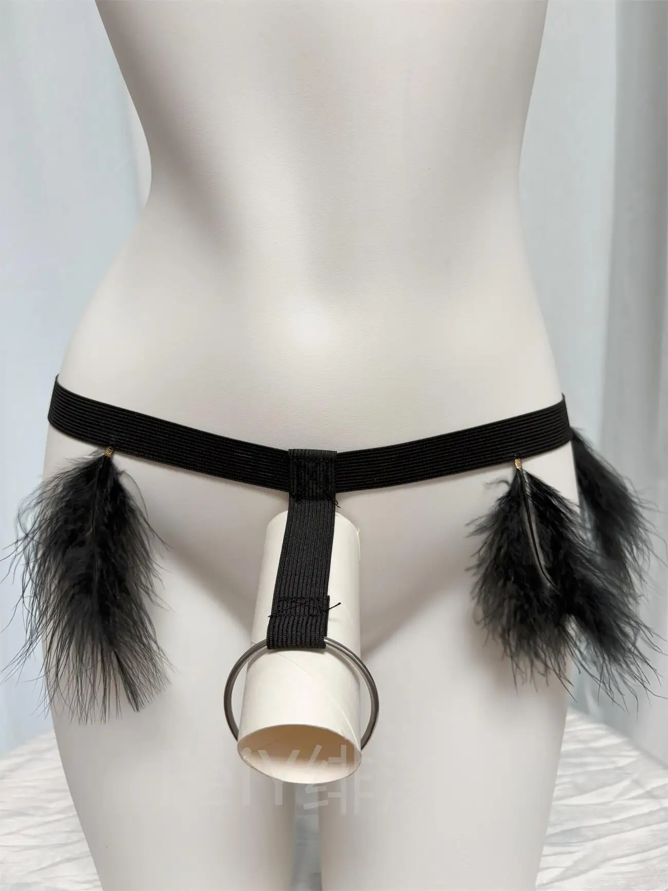 الرجال مثير سراويل سلسلة T-السراويل ريشة جوفاء التدريجي XXX سيسي القضيب هول ديك الرجال الملابس الداخلية المثيرة #3