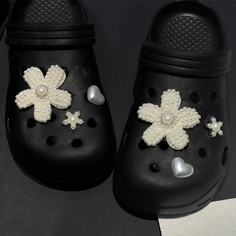 DIY-Set mit Perlen-Herz-Schuh-Charms, modische Schuhdekoration mit Schleifen und Blumen, abnehmbare Schuhschnalle, 1 Set – Detail 6