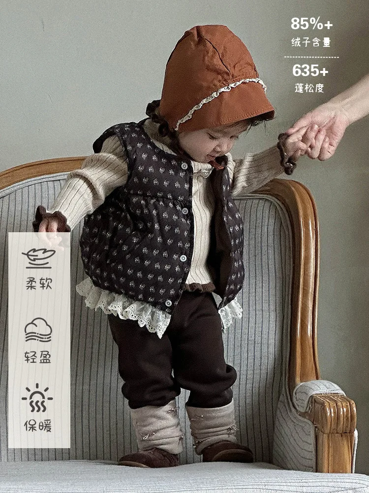 Пуховый жилет для девочек