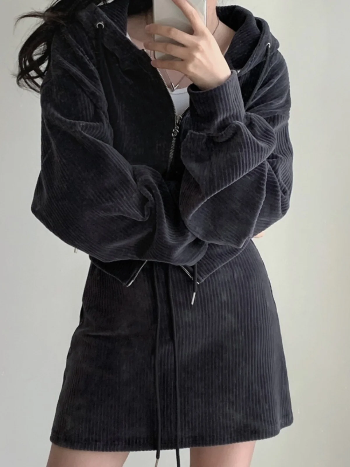 سترة من القطيفة المضلعة وتنورة قصيرة عالية الخصر طقم نسائي من قطعتين مضاد للشيخوخة أزياء خريفية عصرية بسحاب وأكمام طويلة #1