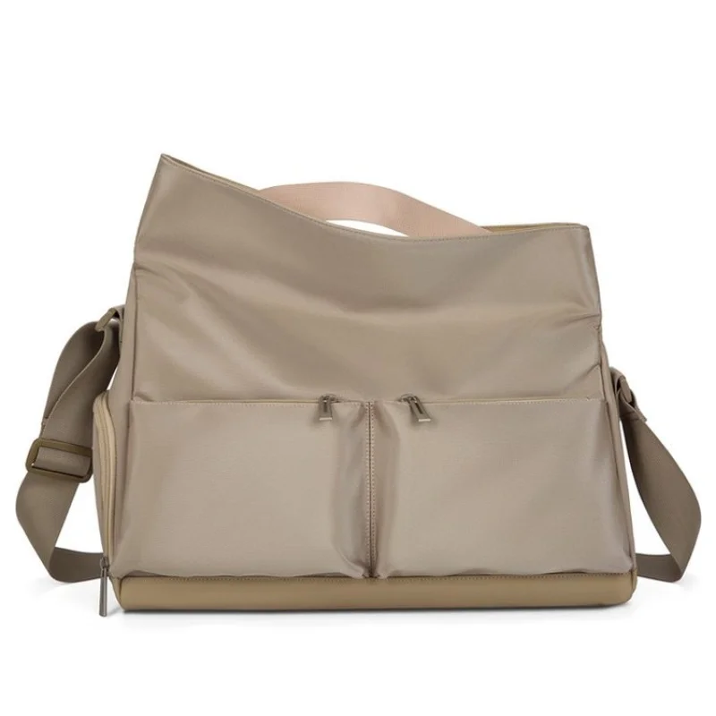 パイナップル柄のレザーで作られたファッショナブルな女性用トートバッグ。カジュアルなヴィンテージと高級感のある耐久性のある外観を特徴としています。