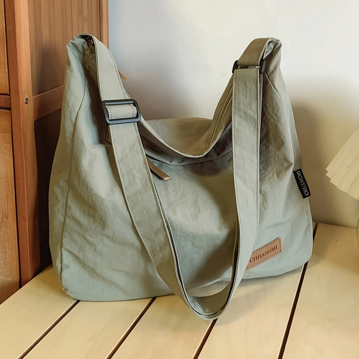 Lightweight Nylon Unisex Crossbody Bags Large Capacity Casual Sports Handbag Waterproof Shoulder Bag