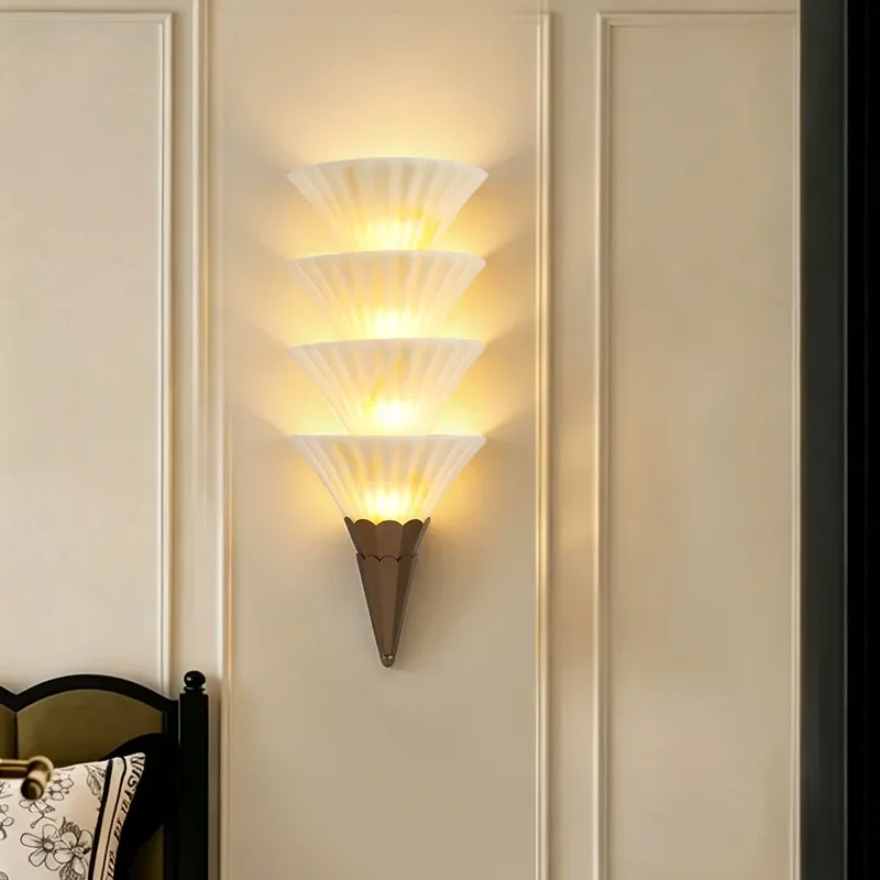 Vintage French Wall Sconce Creative Retro Bedroom Bedside Light American Medieval Style Living Room Decorative Lamp Fixture