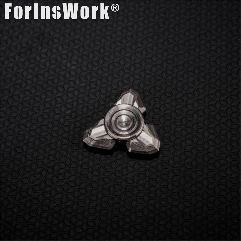 NOVO EDC Night Hawk 3-bladeren magnetische vingertop gyroscoop fidget speelgoed voor stressverlichting decompressie tool volwassen handspinner