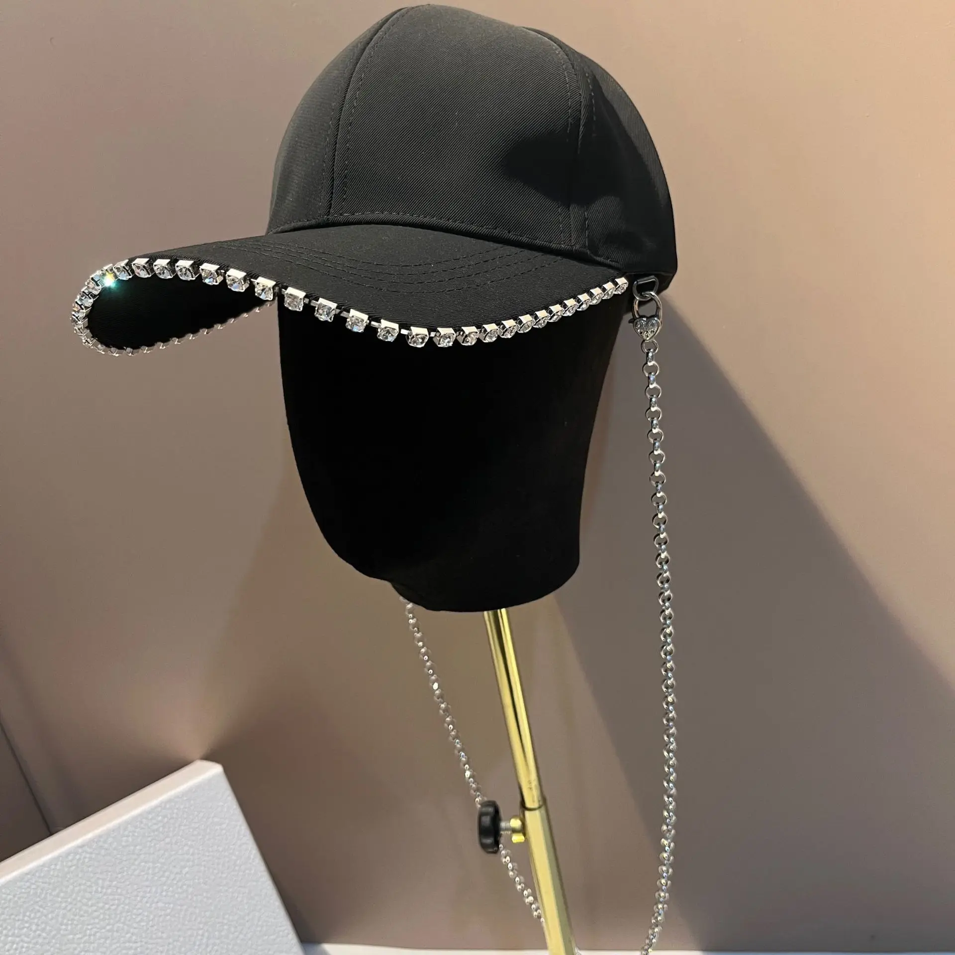 Korean Version of Fashion Chain Baseball Caps for Women Ins Versatile Rhinestone Pearl Sunscreen Shading Show Face Small Sun Hat