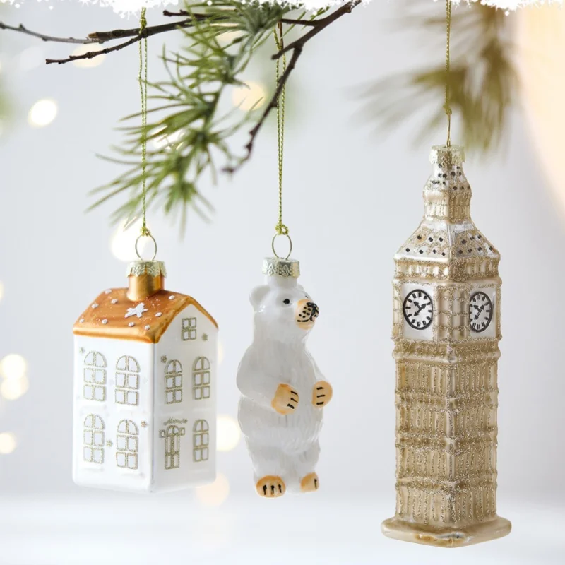 

New Christmas Decorations: Glass-Painted Elderly Astronaut Alien-Shaped Glass Christmas Tree Ornaments