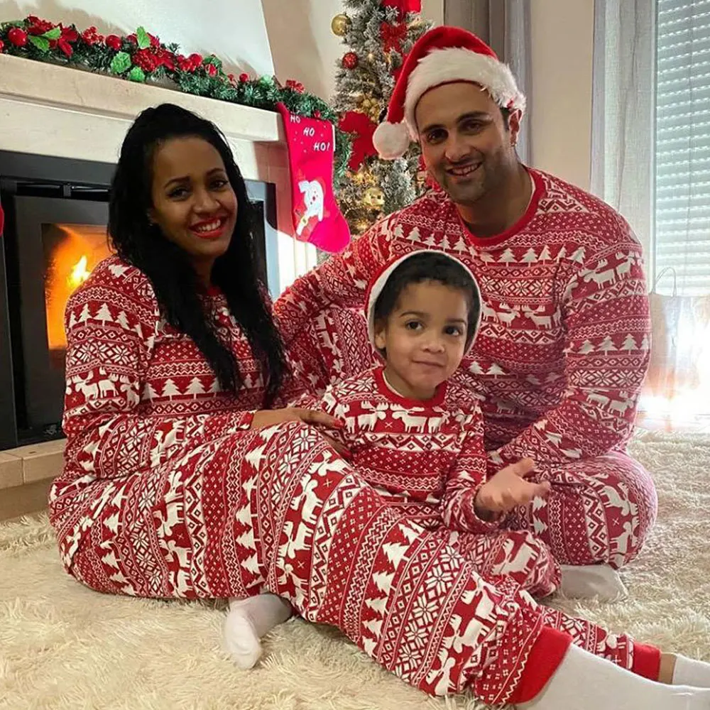 

2025 Family Matching Outfits Christmas Dad Son Mom Daughter Pajamas Set Xmas Allover Animal Print Adults Kids New Year Clothing