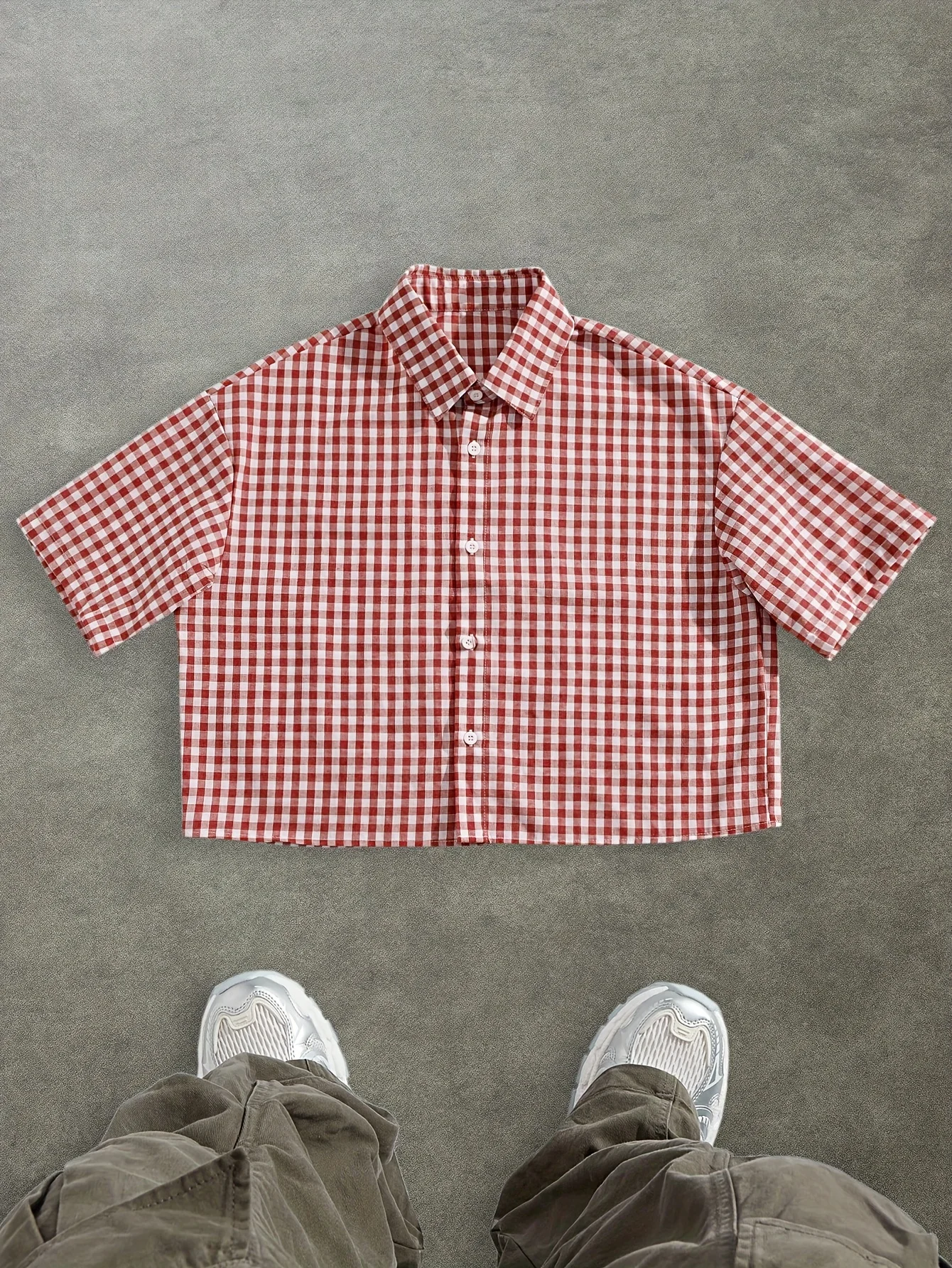 Chemise à manches courtes confortable et décontractée à carreaux de style collégial pour hommes pour le printemps, l'été et l'automne, adaptée au quotidien décontracté