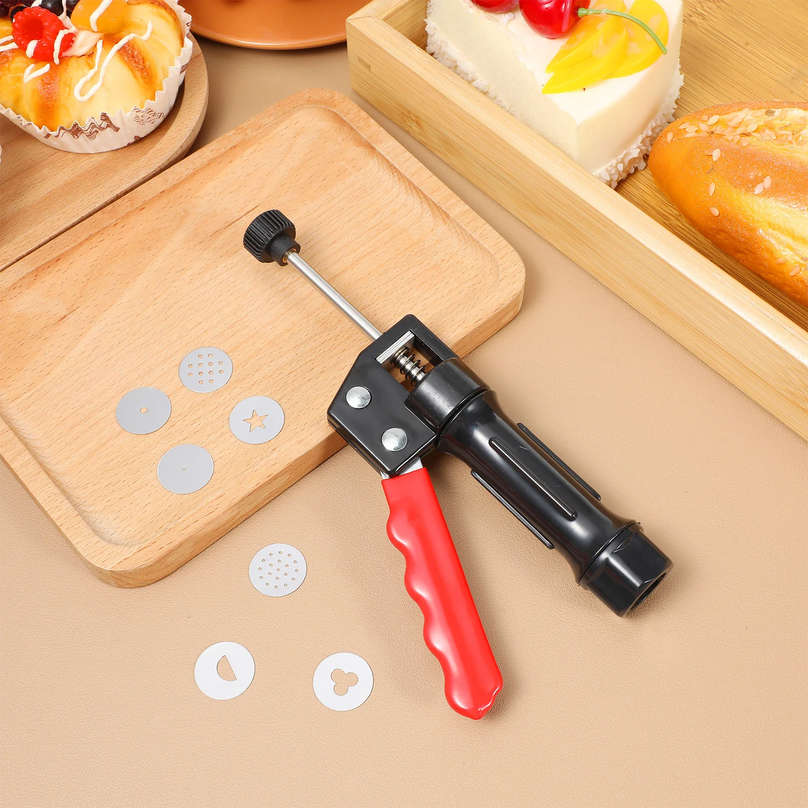 

Clay Extruder Gun Handheld Pottery Tool Manual Extruder for Polymer Ceramic Clay Pastry Bread Dough Sugar Crafts Modeling