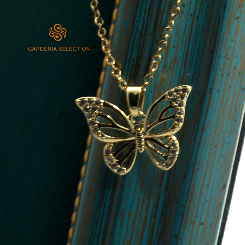 

Zircon cut-out delicate butterfly pendant necklace