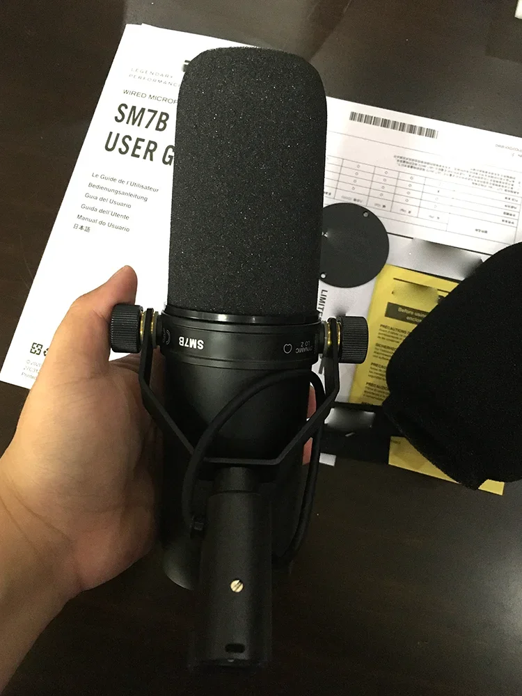 SM7B Cardioid Studio Microphone Adjustable Frequency Response Recording Podcasting Vocal Dynamic Microphone SM7B