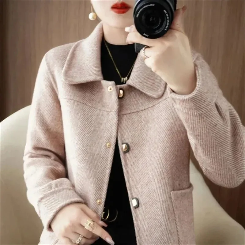 2025 Winter Woolen Coat Women's Small stature Autumn Winter New Slim Fit and Lightweight Versatile Fashion Short Woolen Jacket