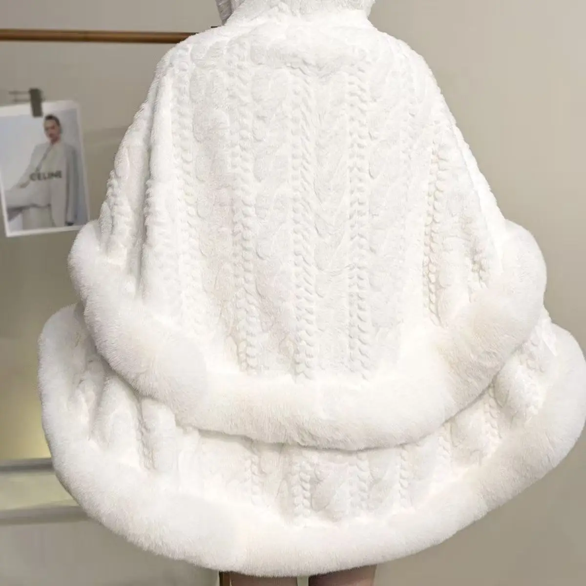 

2025 Women's Hooded Cloak Artificial Rabbit Fur Shawl Autumn Winter Thicken Plush Collar Cape with Hat Light Luxury Fashion Coat