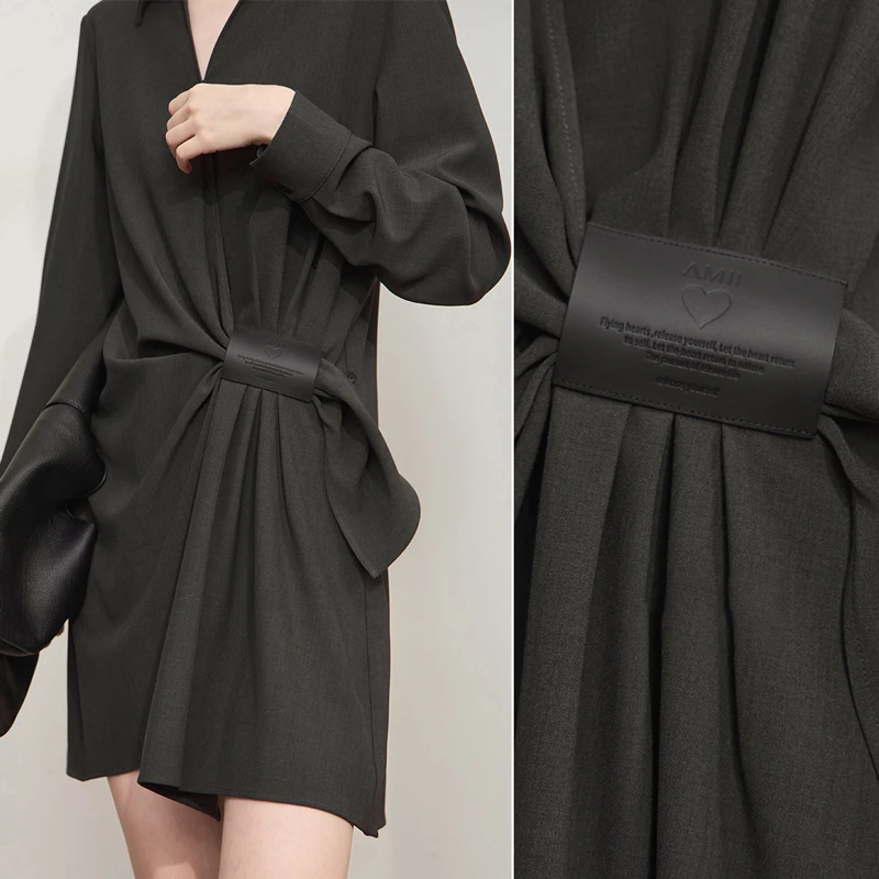 AMII فستان نسائي مطوي عادية ألف خط كم طويل فساتين أنيقة الصلبة للمرأة 2025 الخريف ملابس السيدات الجديدة 12553013