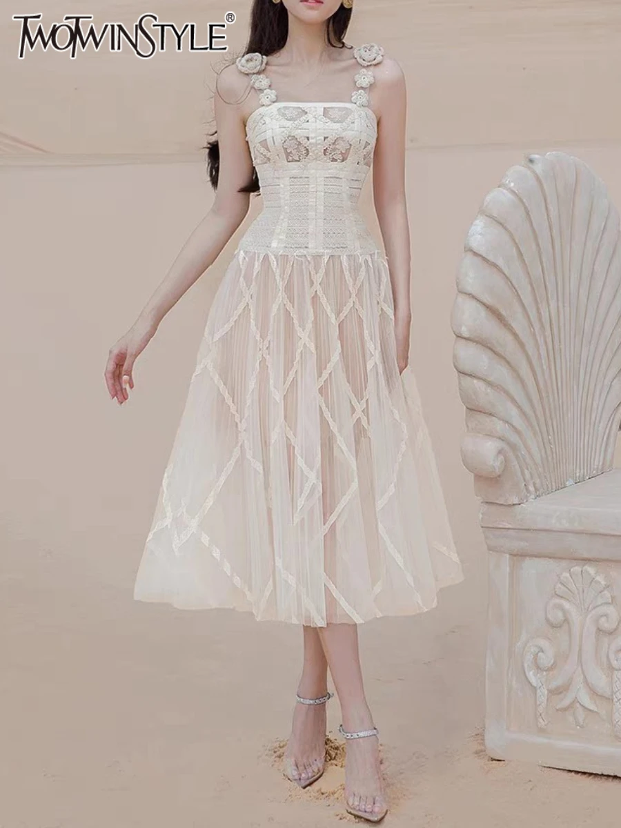 

TWOTWINSTYLE однотонные утягивающие сетчатые платья для женщин с квадратным вырезом без рукавов, лоскутное платье с вышивкой, женская одежда, новинка