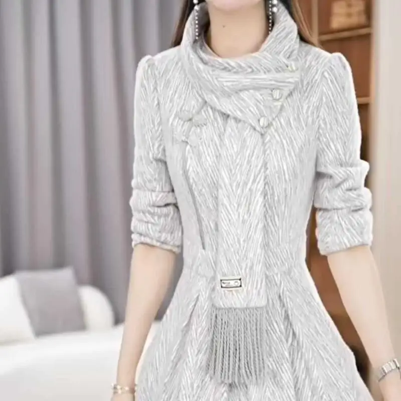 Caliente 2025 nueva moda Otoño/Invierno pequeño estilo fragante vestido inferior elegante edad que reduce hermosa bufanda estilo una falda de línea